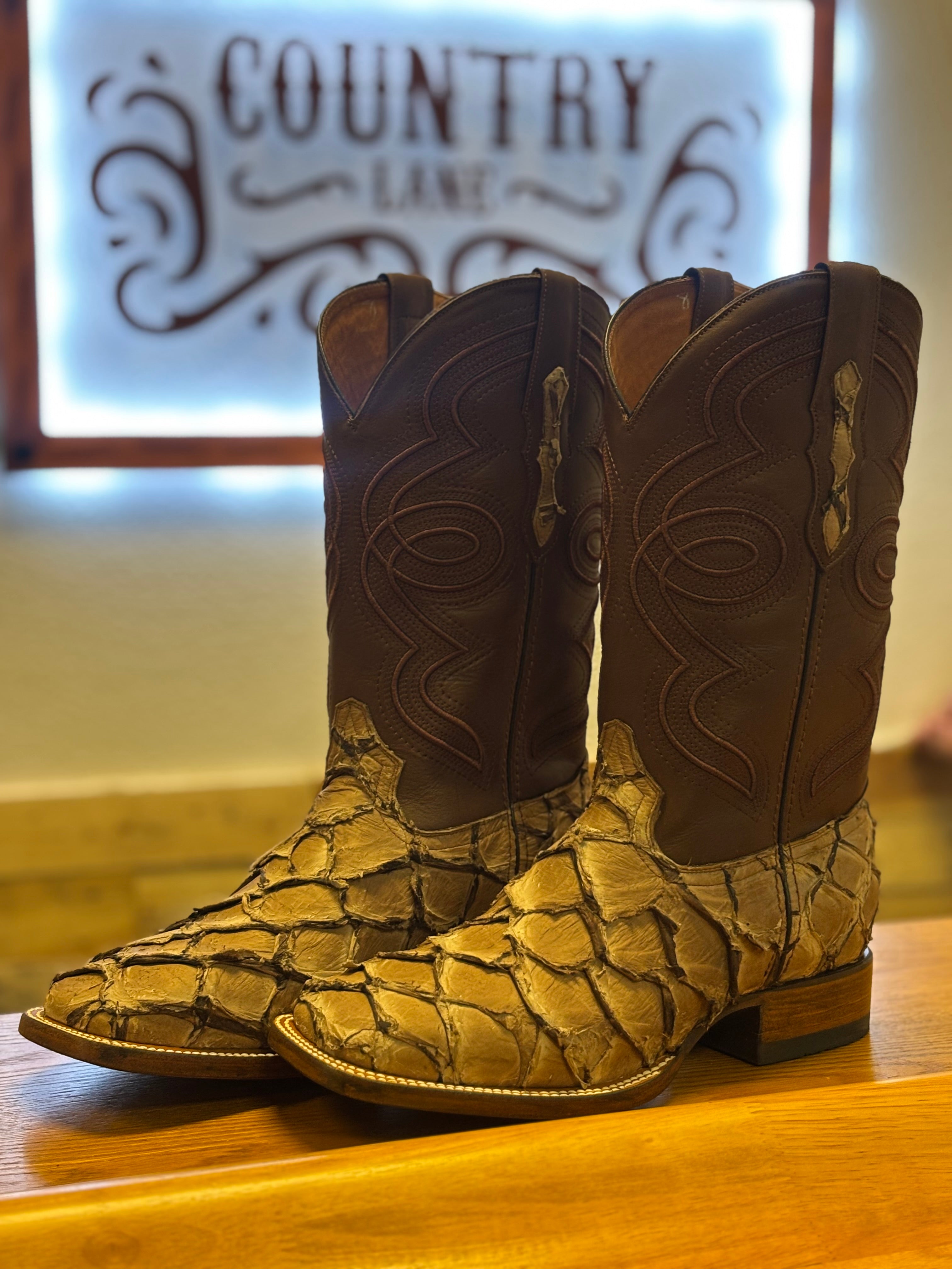 Authentic pirarucu cream boots men’s