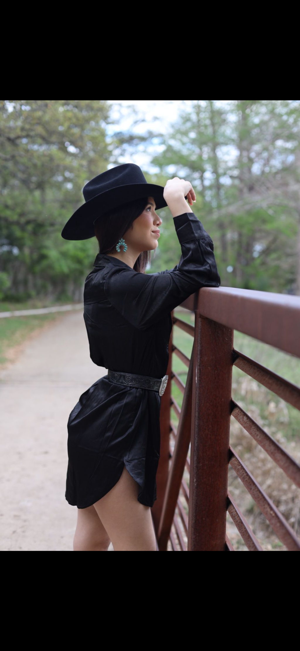 Black button up dress￼